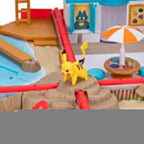 Jazwares Pokémon Carry Case Beach Battle Playset – Portable Transforming Backpack with 2-Inch Pikachu Battle Figure