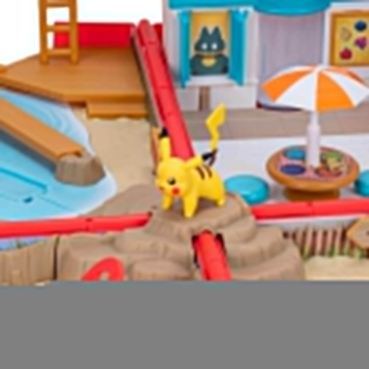 Jazwares Pokémon Carry Case Beach Battle Playset - Portable Transforming Backpack Playset with Action Features and 2-inch Pikachu Battle Figure