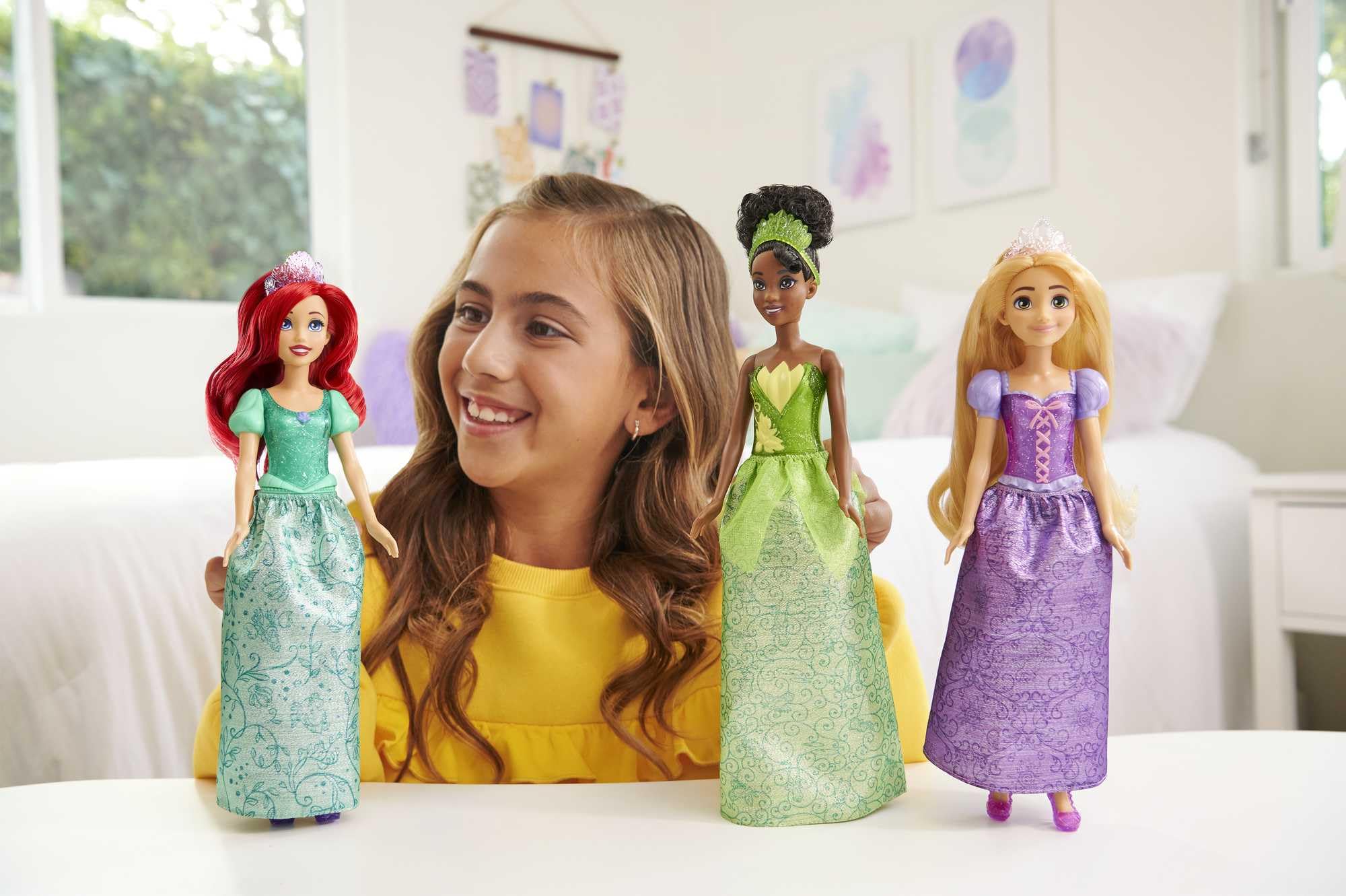 Mattel Disney Princess Toys, Tiana + Rapunzel + Ariel, Pack of 3 Fashion Dolls with Sparkling Clothing and Accessories