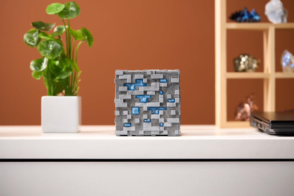 The Noble Collection Minecraft - Diamond Ore Illuminating Replica