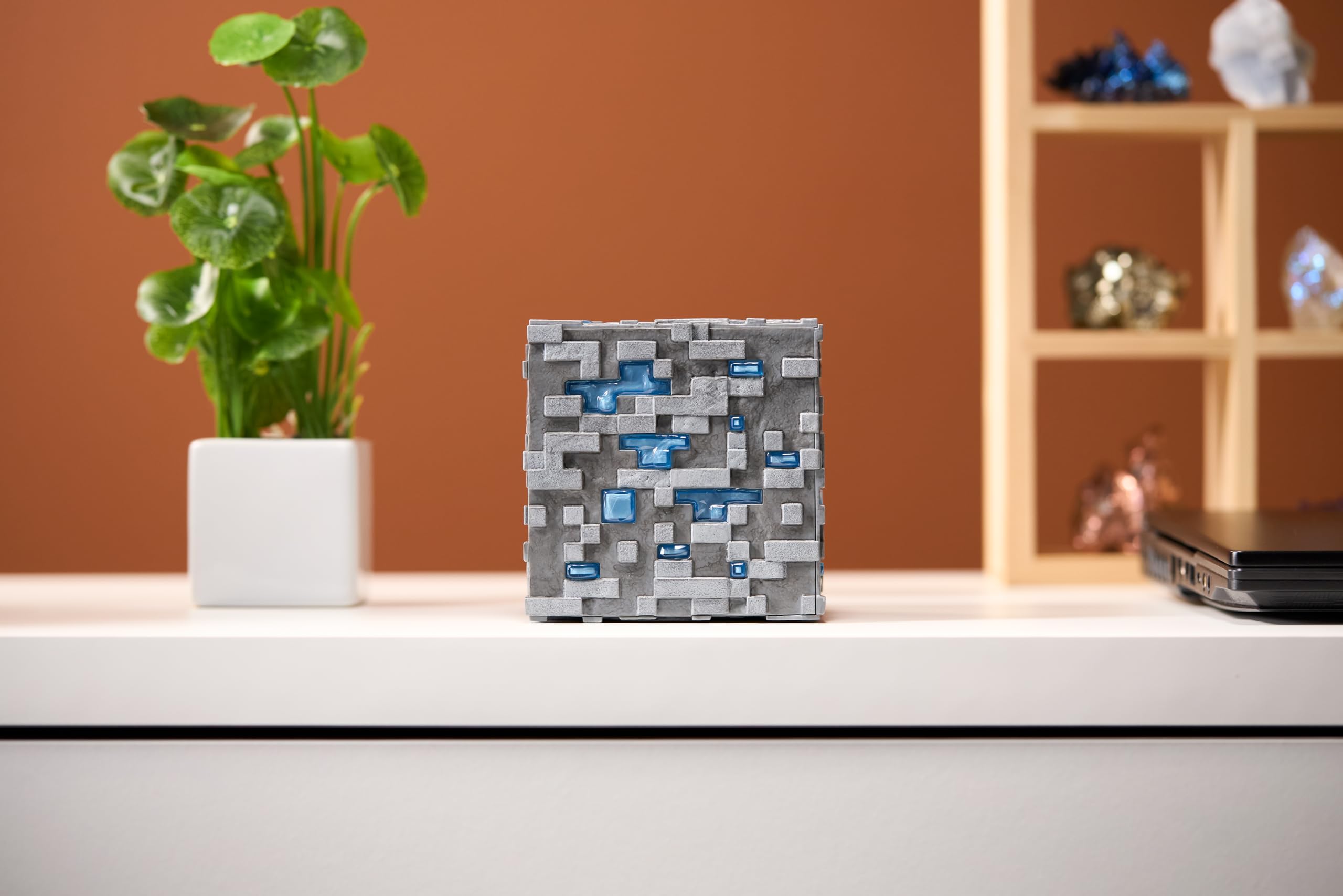 The Noble Collection Minecraft - Diamond Ore Illuminating Replica