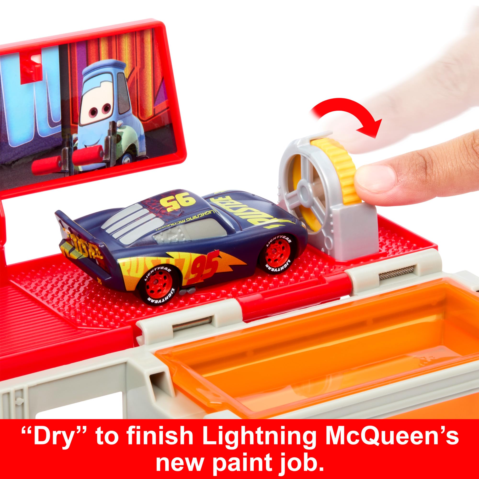 Mattel Disney and Pixar Cars Transforming Truck & Toy Car Playset, Color Changers Paint Shop Mack with Detachable Cab, Color Change Lightning McQueen & Accessories