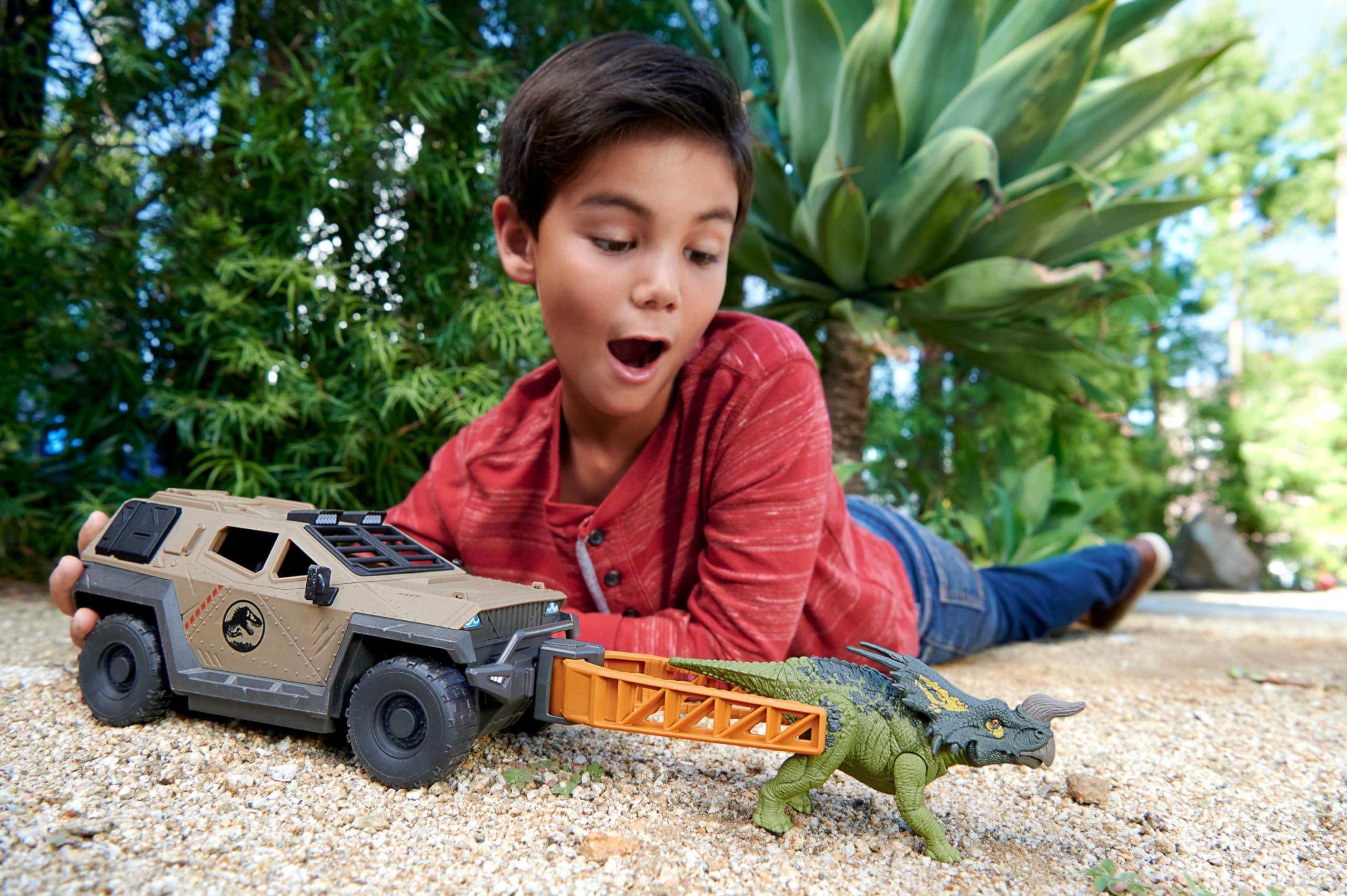 Mattel Jurassic World Truck & Einiosaurus Dinosaur Action Figure Toy with Flip Roll Feature, Mission Mayhem Destruction Vehicle, HRX52