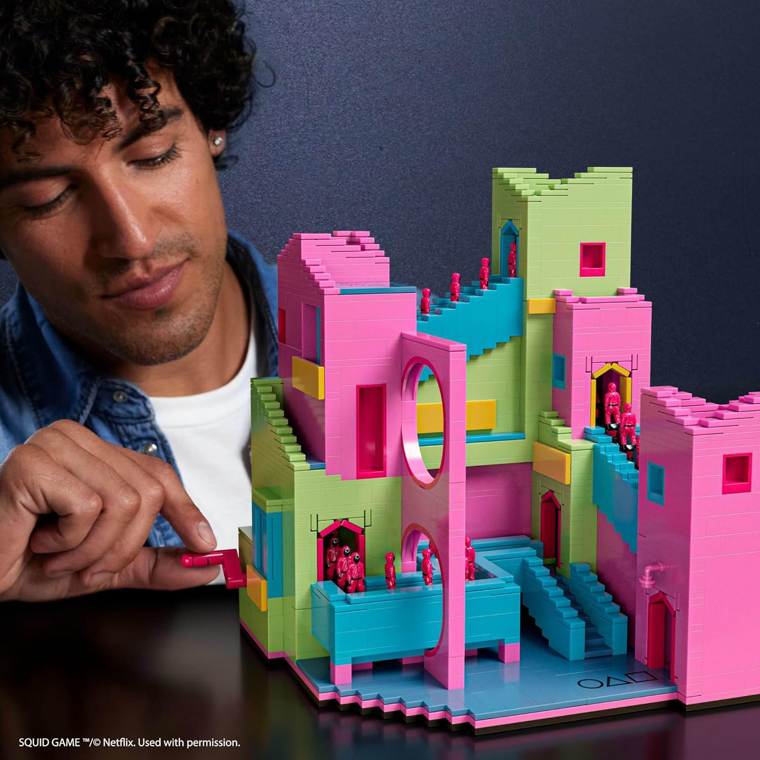 MEGA Squid Game Action Figure Building Toy The Staircase with 1707 Pieces, Motion and Poseable Figure, for Collectors