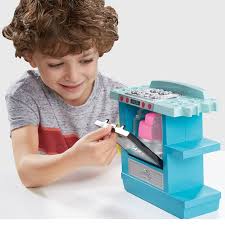Hasbro Play-Doh Kitchen Creations Rising Cake Oven Playset with 5 Cans