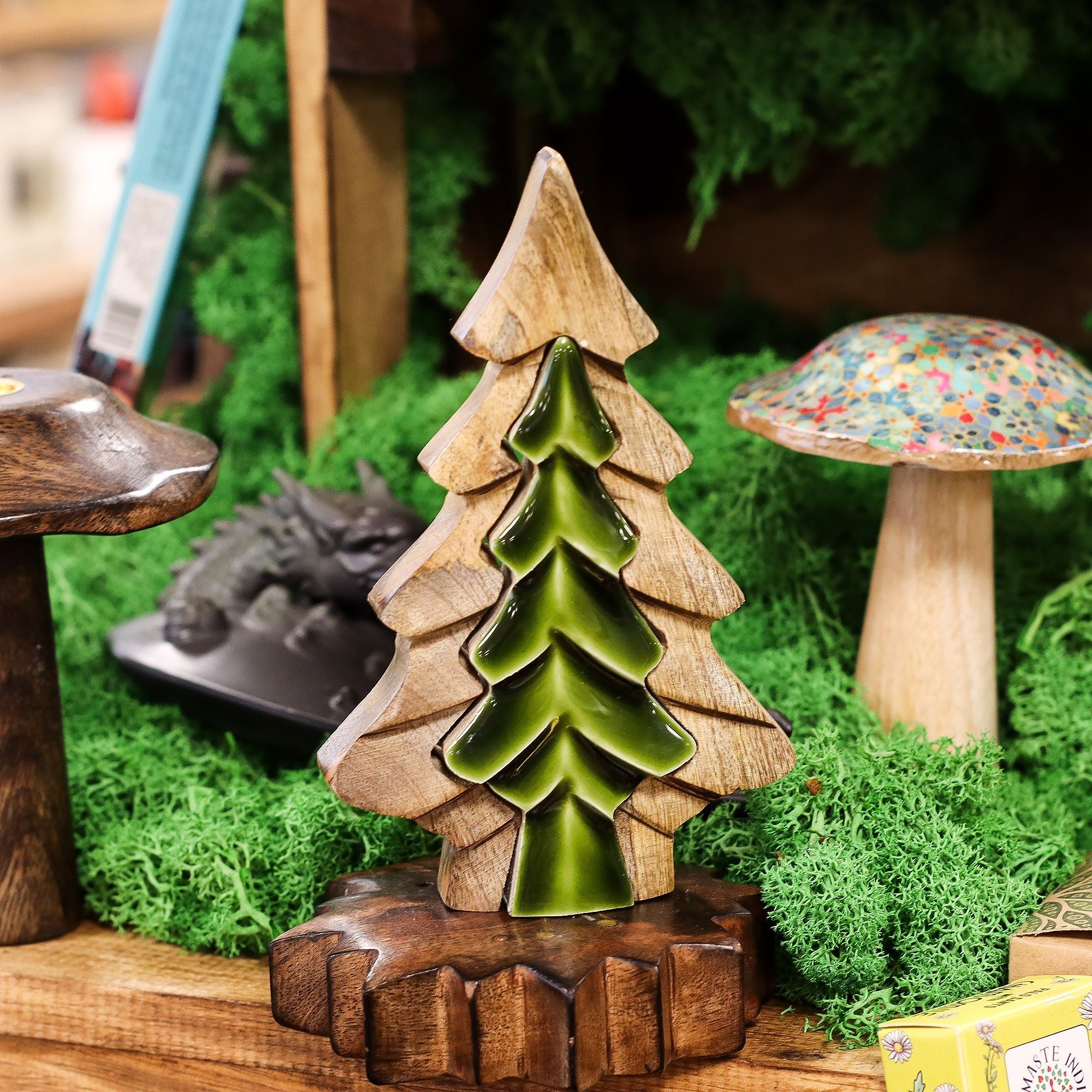 Lost in the Forrest - Small Tree in a Tree Wooden Decoration - 15x10cm AW-Dropship