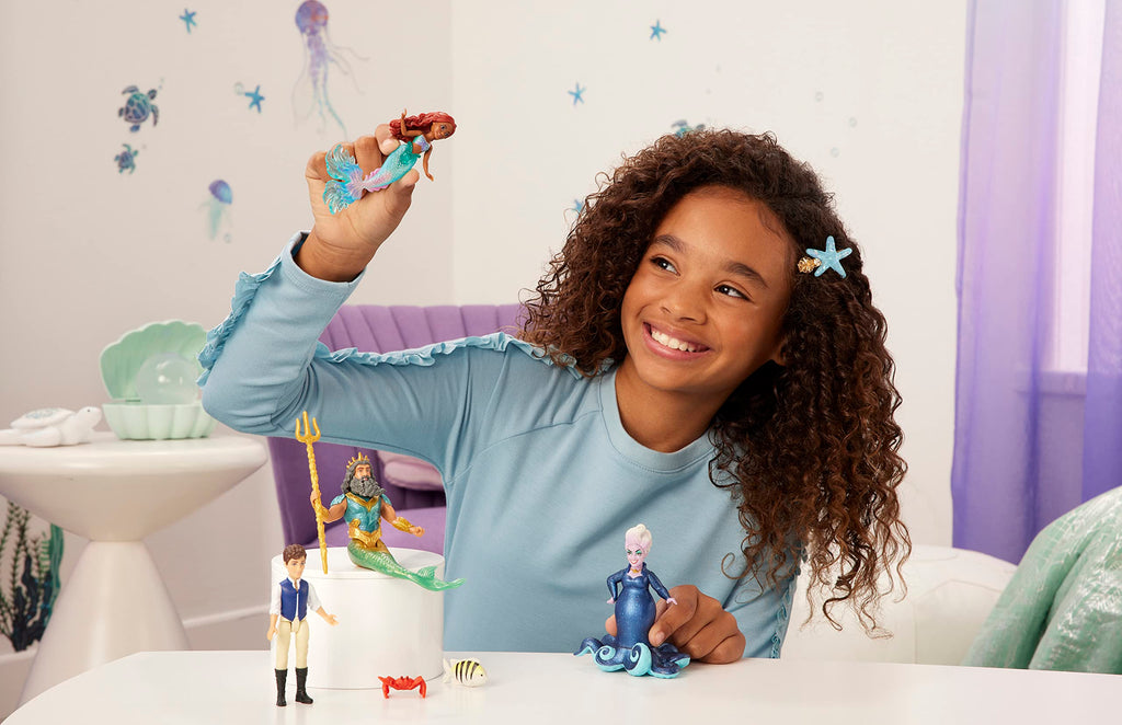 Mattel Disney The Little Mermaid Ariel's Adventures Story Set with 4 Small Dolls and Accessories Mattel