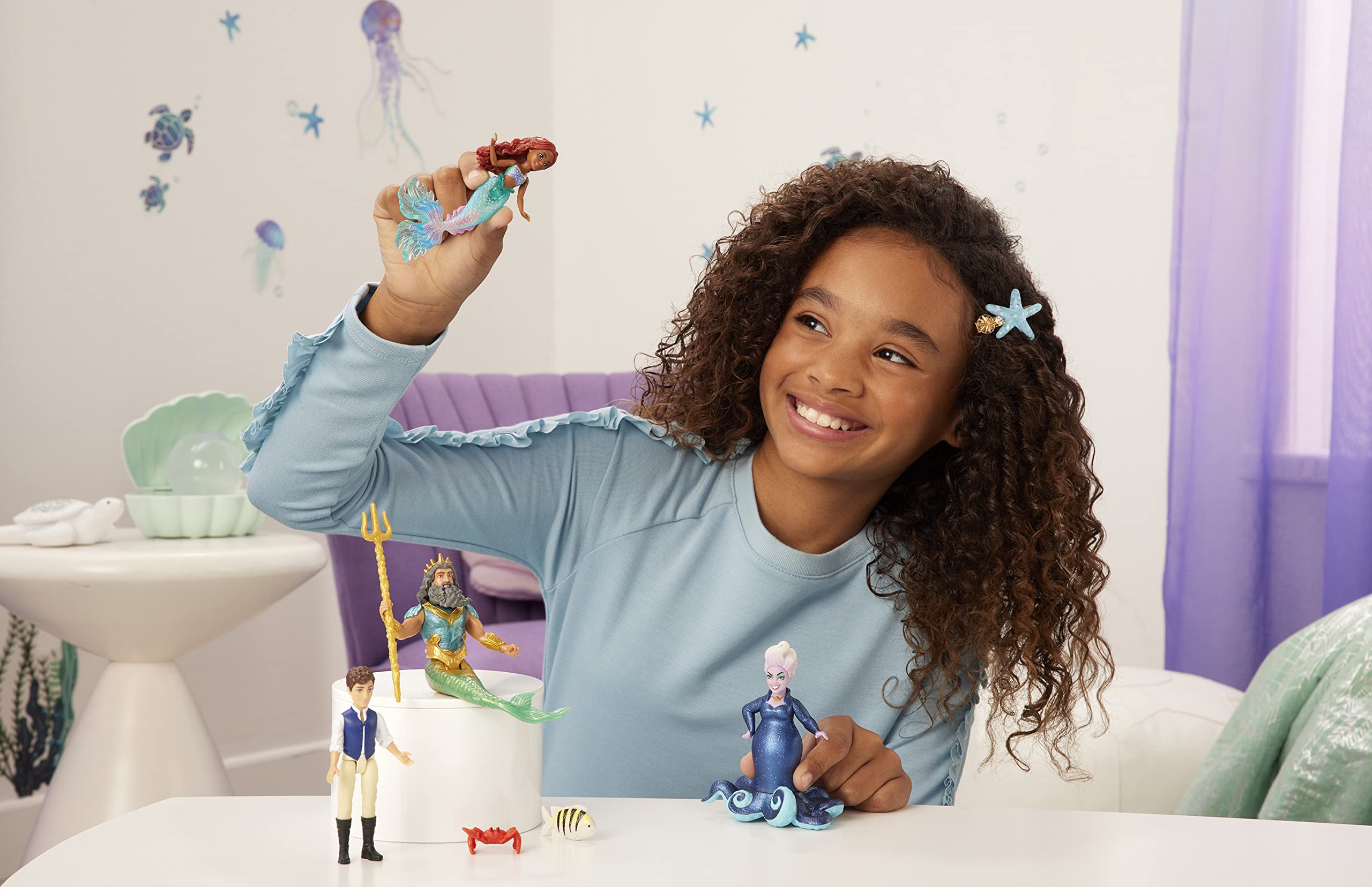 Mattel Disney The Little Mermaid Ariel's Adventures Story Set with 4 Small Dolls and Accessories Mattel